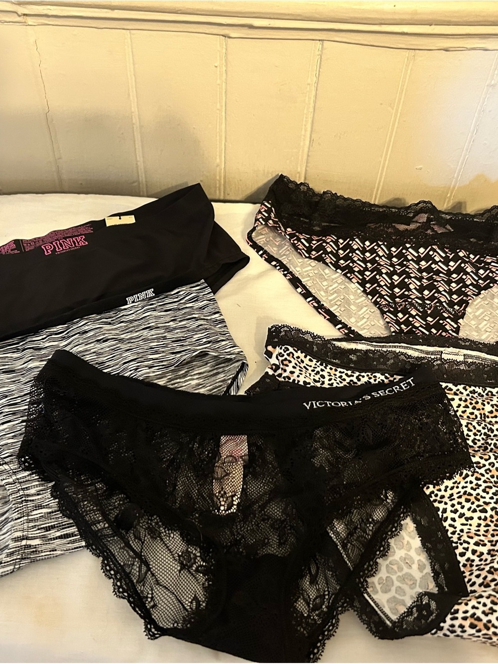 NWT Victoria's Secret 5Pair Of Panties/Size Medium
